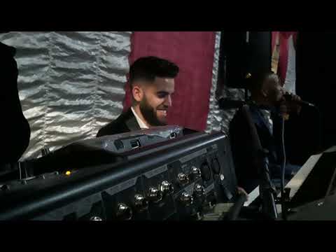 شريكي استا لا فيستا بصوت عزيز زويني في احد الاعراس 