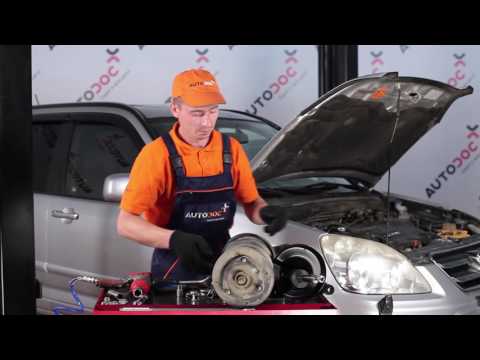 Video: Má Honda CRV 2011 tlumiče nebo vzpěry?