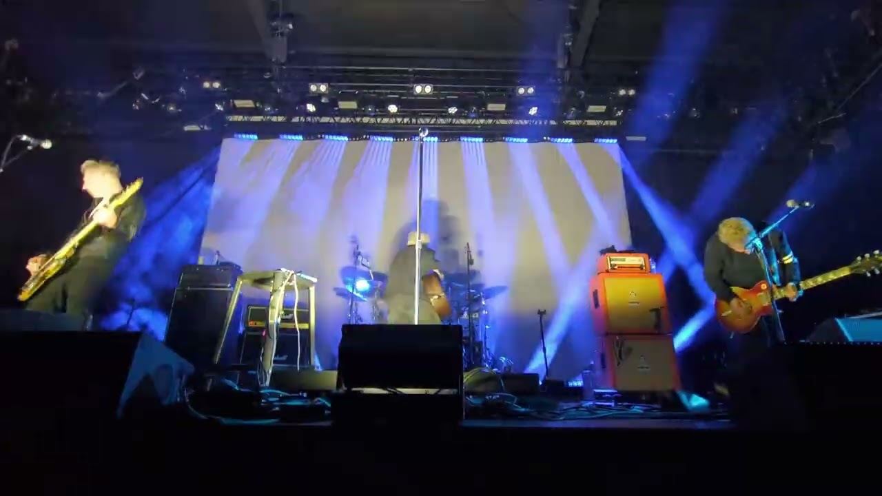 Travis - Blue Flashing Light (live @ Festival Hall, Melbourne, Jan 2026)