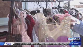 South Plains mom helps high school girls find their perfect prom dress
