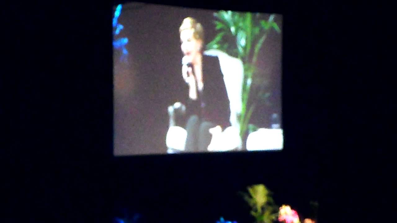 julie-andrews-talking-us-uk-talent-shows-robb-wilton-an-evening