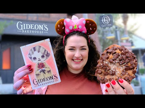 Gideon's Bakehouse at Disney Springs | Strawberry & Eternal Flame Cookies  🍓🔥| Disney World Vlog