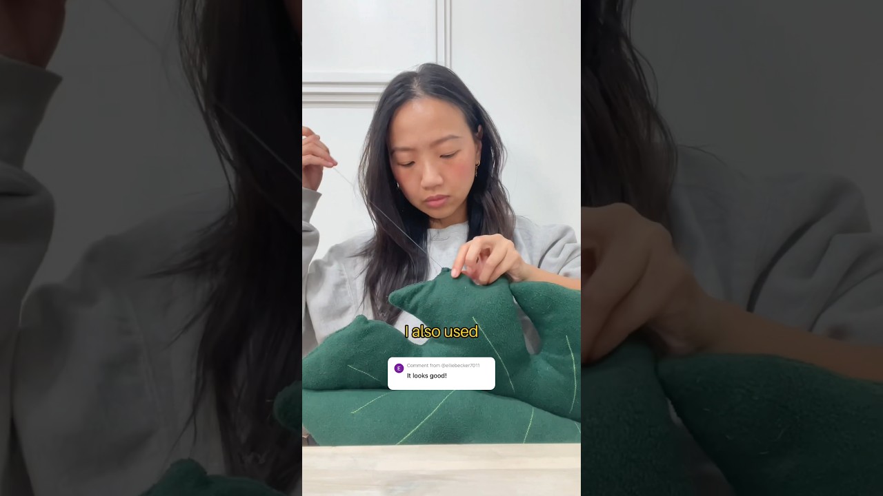 I made the perfect monstera leaf pillow! Pattern available 🙌🌿 