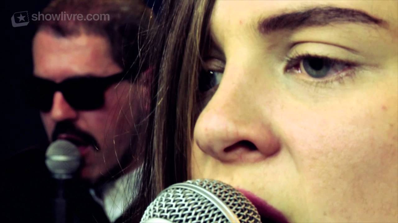 Watch Madrid em "Your hand" no Estúdio Showlivre 2012 on YouTube Watch Madrid em "Your hand" no Estúdio Showlivre 2012 on YouTube