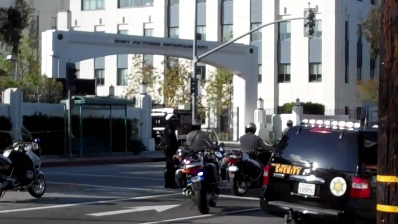 Presidential motorcade Culver & Motor 4/21/11 YouTube