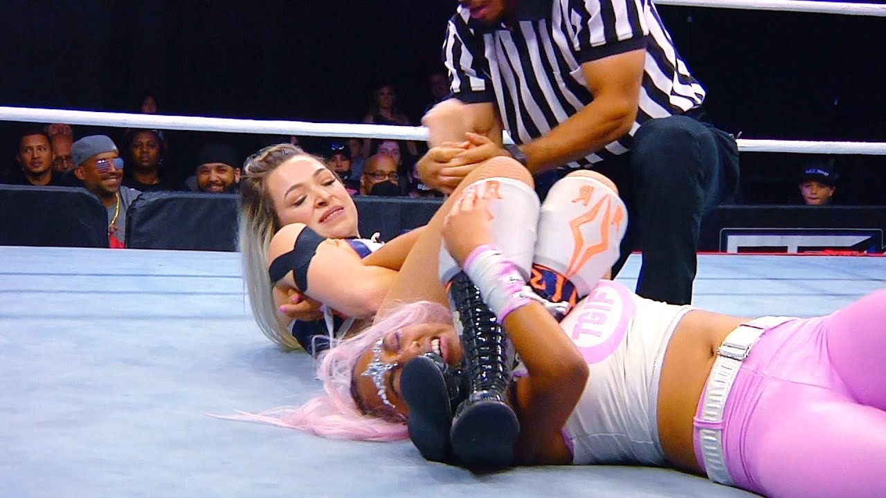Raychell Rose vs Mia Friday [FULL MATCH] Reality of Wrestling - YouTube