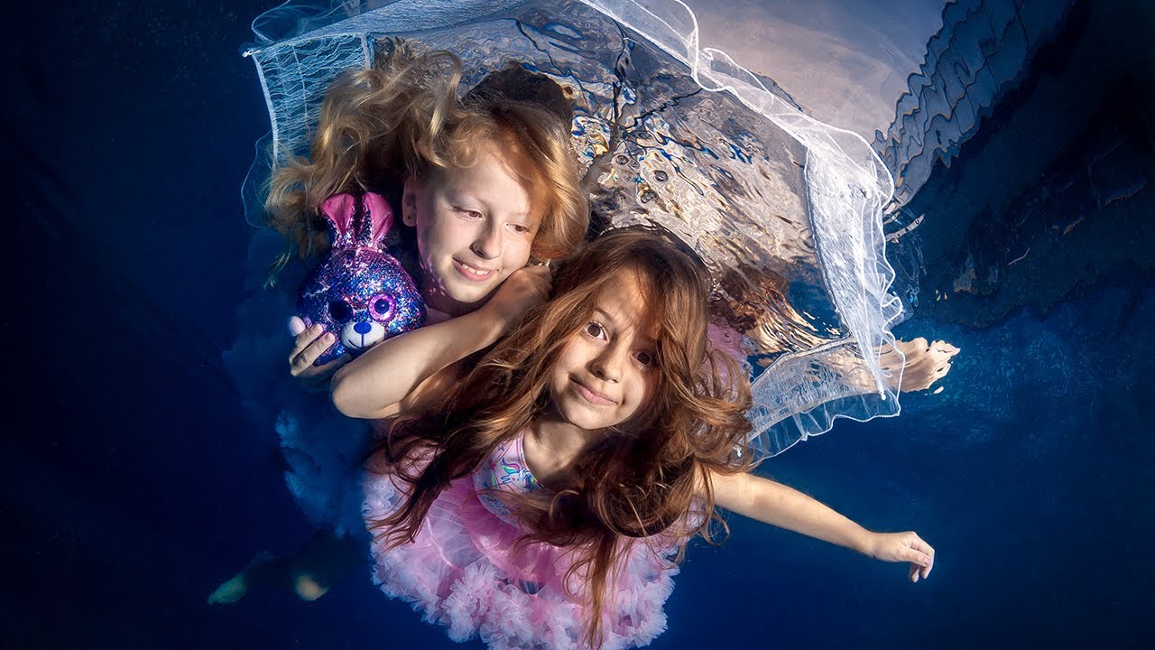 Underwater kids photoshoot
