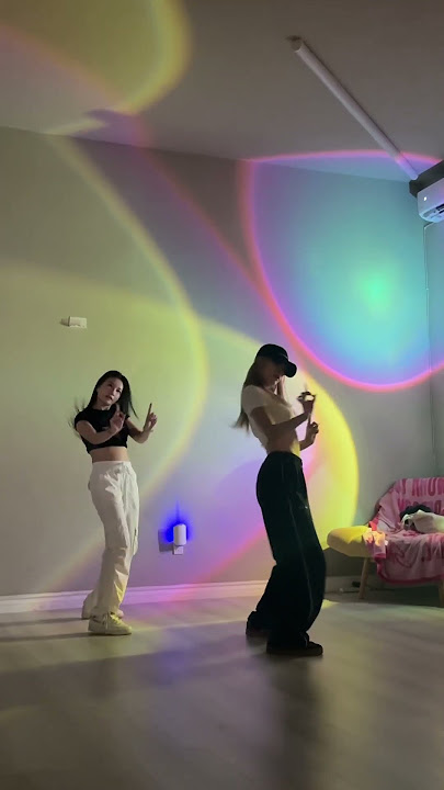 JENNIE - ‘like JENNIE (remix)' | DC: @kimmiiz.official #JENNIE #PeggyGou #likeJENNIE