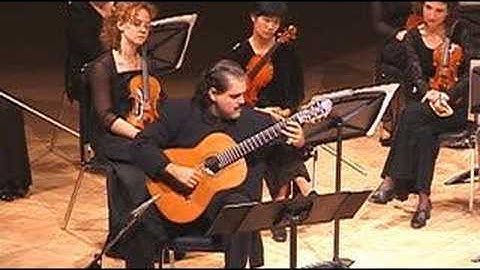 Ricardo Cobo plays Campanas del Alba by Sainz de la Maza