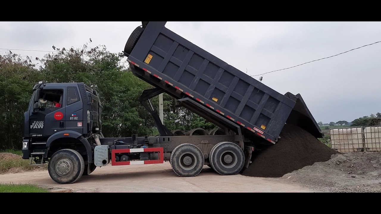 FAW J6P-350 10w Dump Truck Delivering River Sand