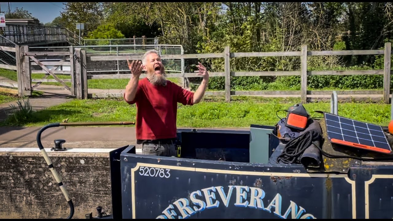 Day 001 || Eberspacher Service and Leaving our Mooring! - YouTube