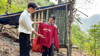 CEO Hung Gave Homeless Single Mother Living In The High Mountains Her First Warm Winter Coat.