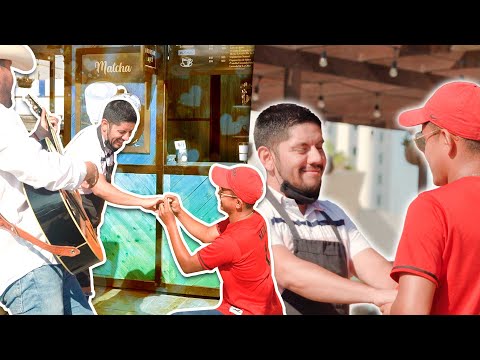 Juan le pide matrimonio a su mejor amigo