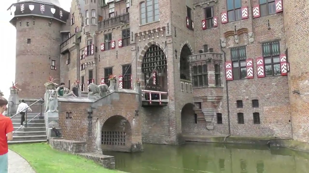 Kasteel de Haar Haarzuilens, Nederland.1/3
