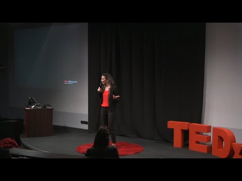 Le pouvoir de l’ÊTRE : construire un futur plus humain | Lucia Baqué | TEDxTBSEducation Episode cover