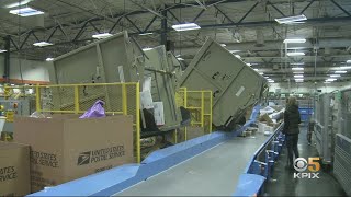 San Francisco USPS Uses Large Robot To Help Sort Packages During Holiday Shopping Frenzy