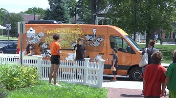 ‘Diary of a Wimpy Kid’ author visits South Hadley bookstore
