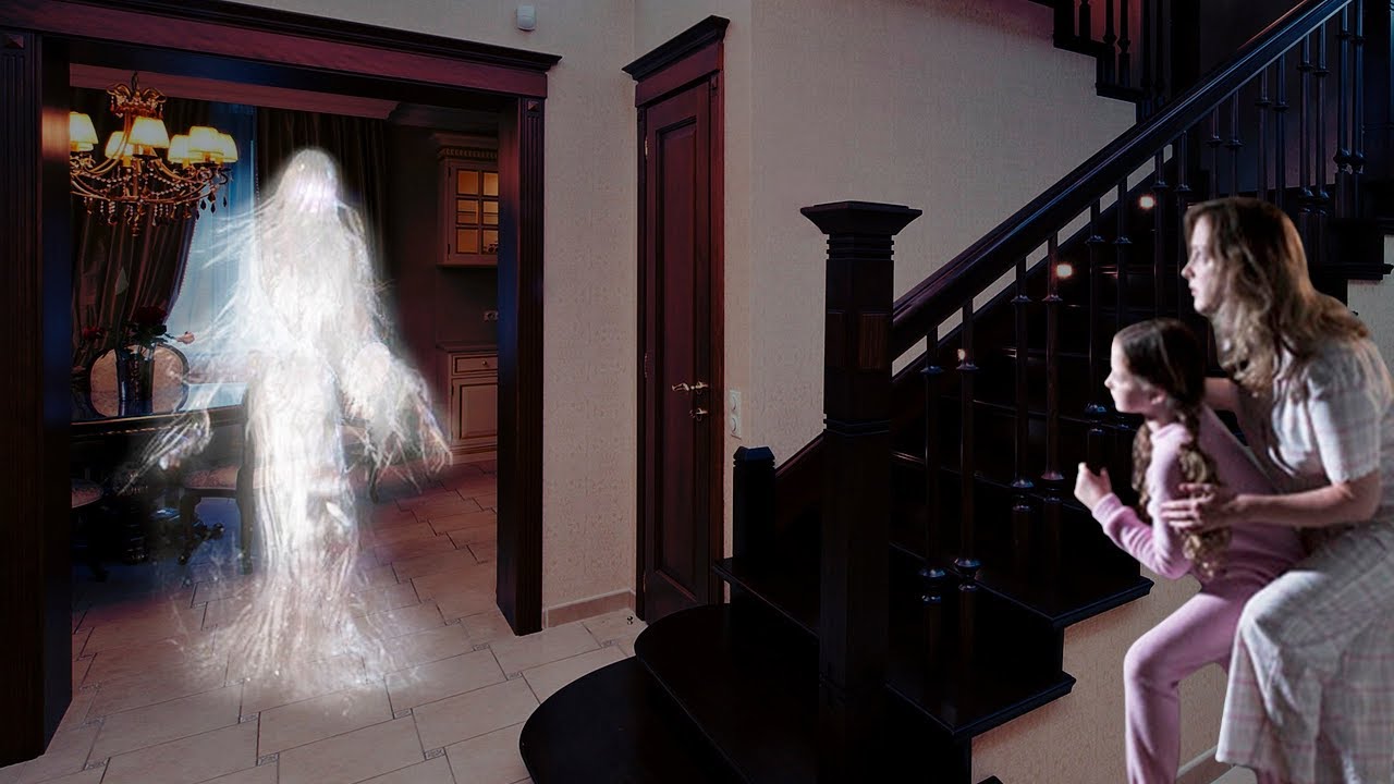Домовой в таганроге разрушает брак. Паранормальное явление дом призраков. Дом с привидениями.