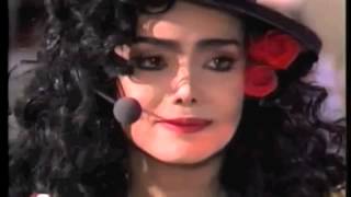 Celebrity La Toya Jackson Cries On an Interview Profile