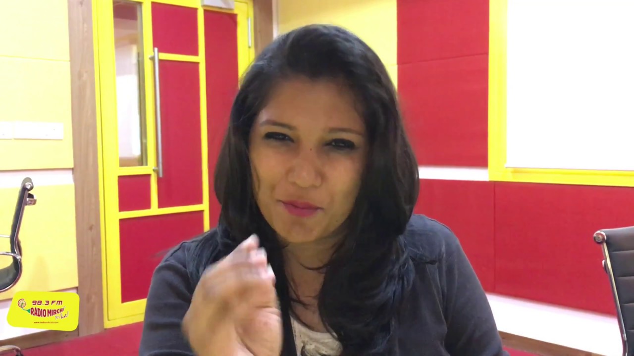 Google ni edipinchina Mirchi Rj Smily Swathi