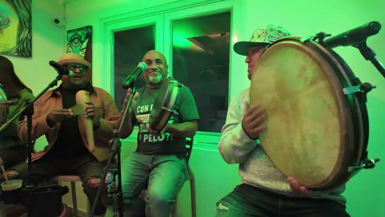 Mingo Vázquez en El Punto Sabroso, Cataño. 