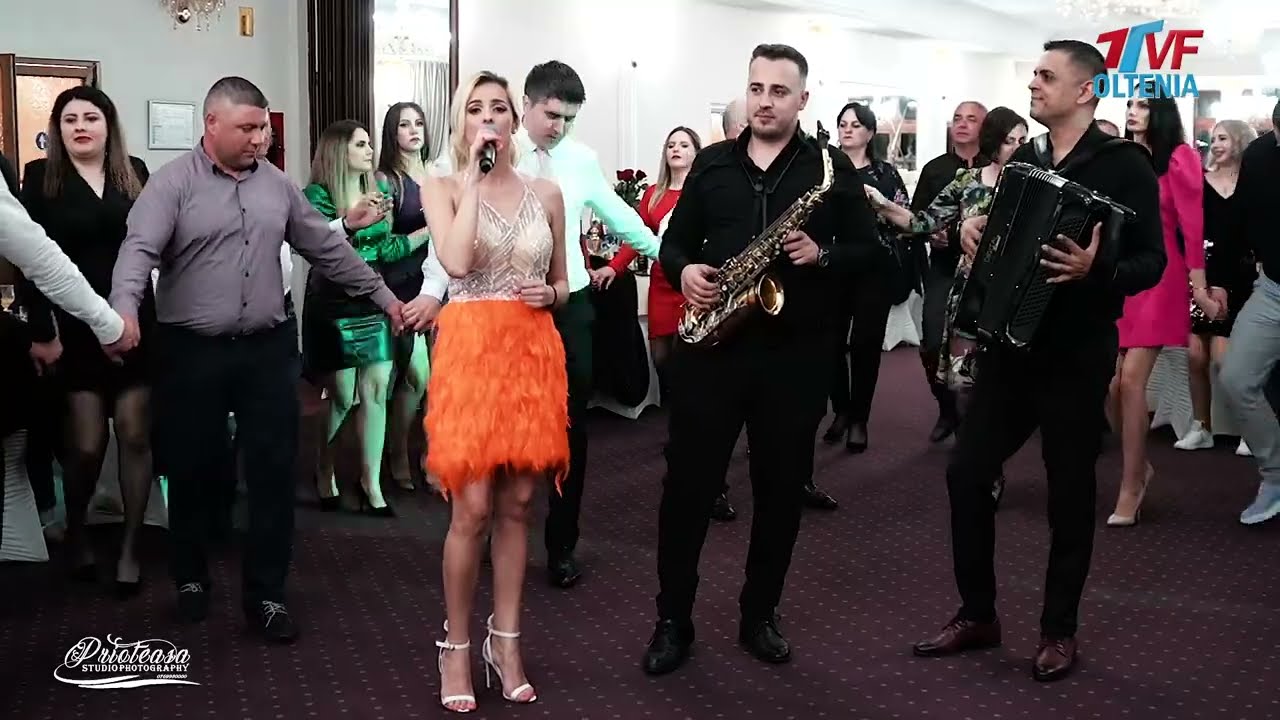 Mihaela Sultan 🎤 Am iubit doi ochi caprui si nu am spus nimanui 🪗 Cover 🎼 LIVE 🎼