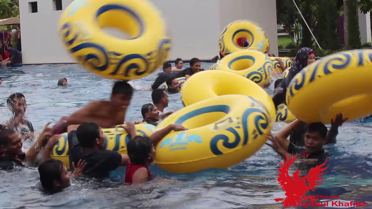 LOMBA LUCU DI KOLAM RENANG YouTube