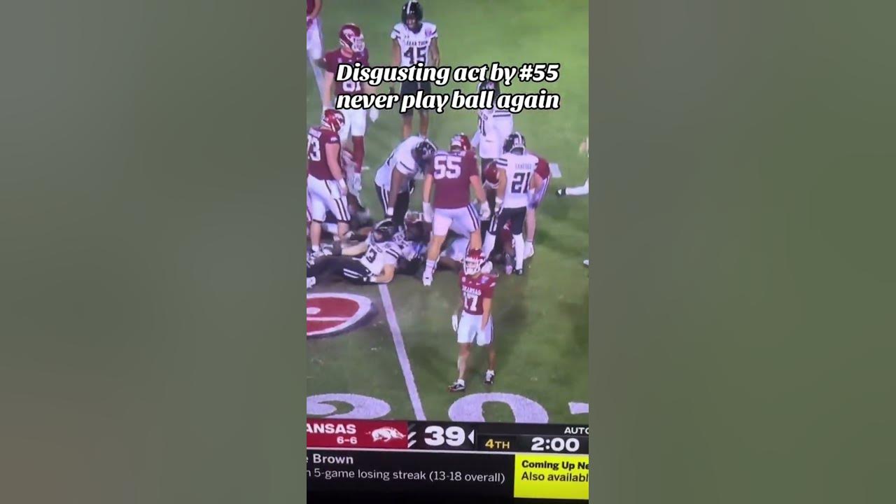 Dude is a menace. #55 #collegefootball #arkansas #football #footballshorts #injury #collegegameday
