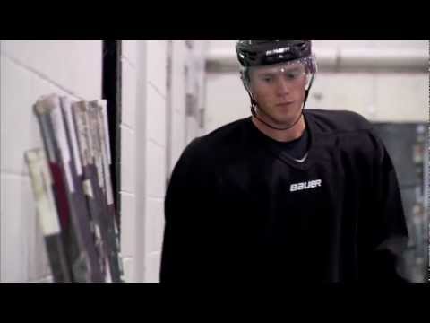 BAUER BASE LAYER: Jonathan Toews