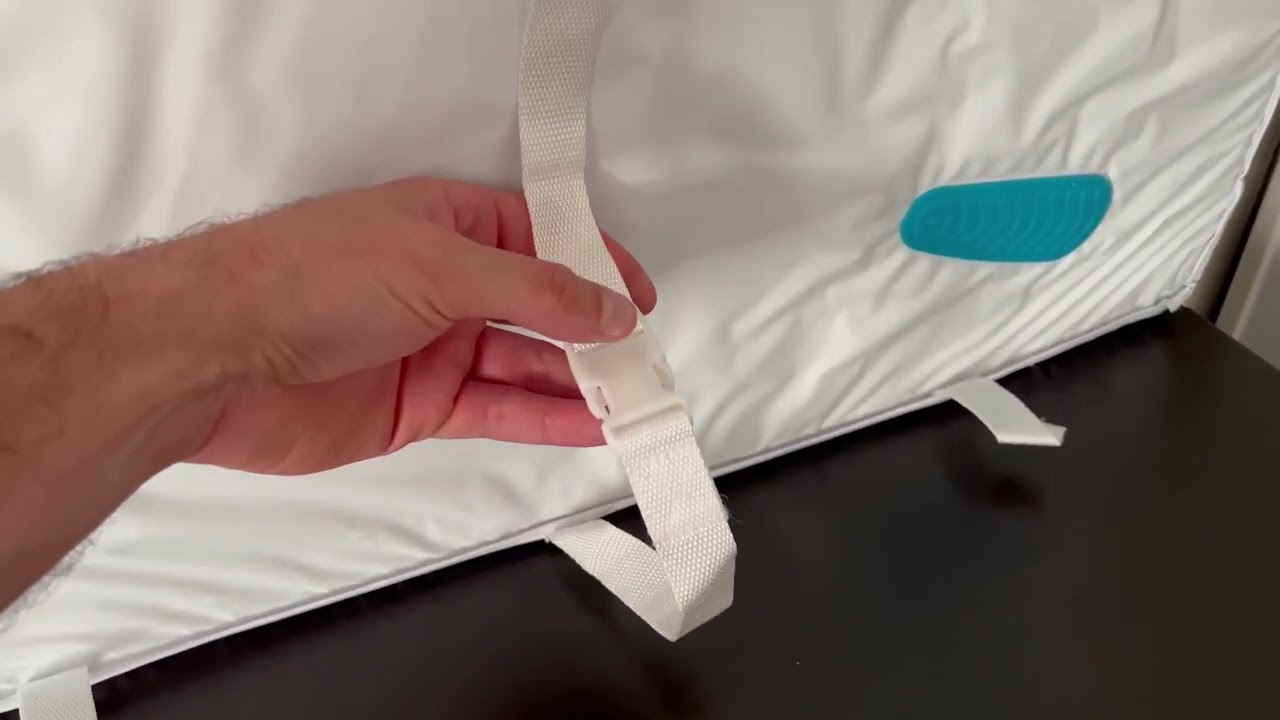 Munchkin Secure Grip Baby Diaper Changing Pad for Dresser and Waterproof Changing Pad Liners