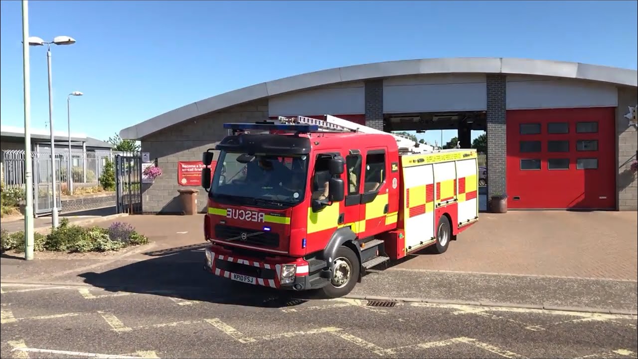 Suffolk Fire & Rescue Service Responding - Newmarket P5 - YouTube