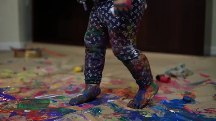 AMALIA DEJANDO HUELLAS