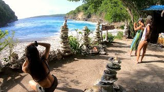 Female tourists saved by local Indo boys, Nusa Penida, Bali