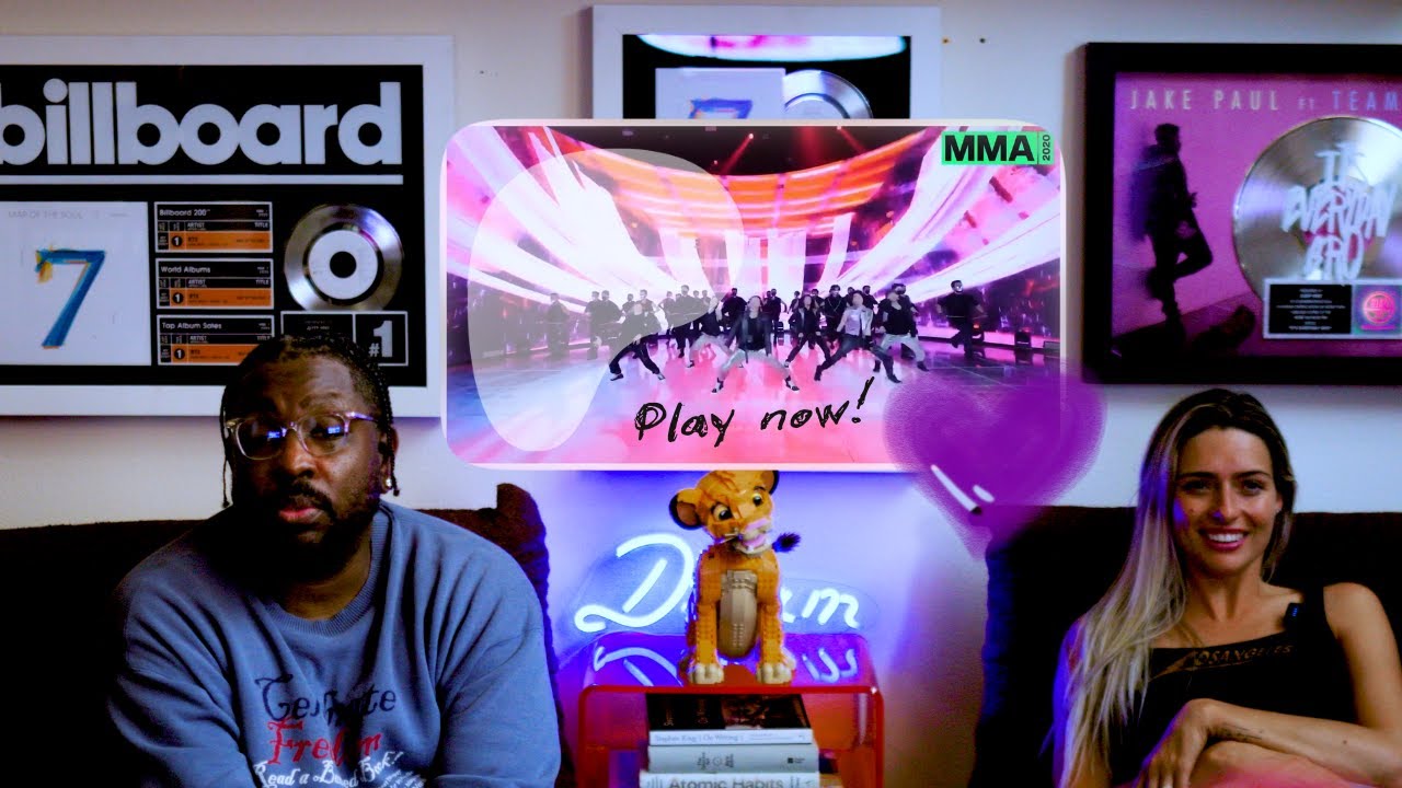 Представила поп-звезду группе BTS... Теперь она ARMY.