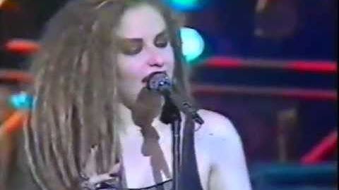 ALASKA Y DINARAMA - UN HOMBRE DE VERDAD