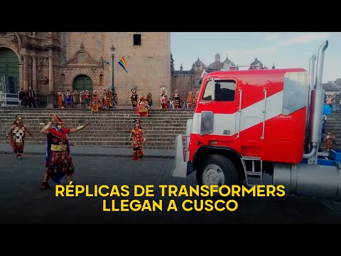 Réplicas de Transformers recorren las calles de Cusco y se encuentra con el Inca