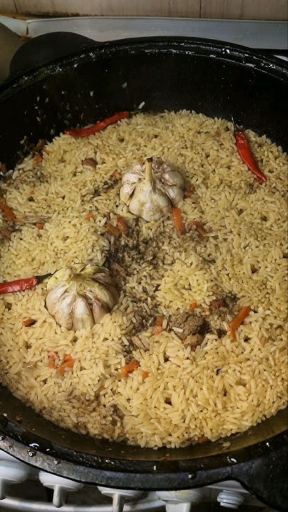 Плов со свининой в казане #food #youtubeshorts #youtube #cooking # ...