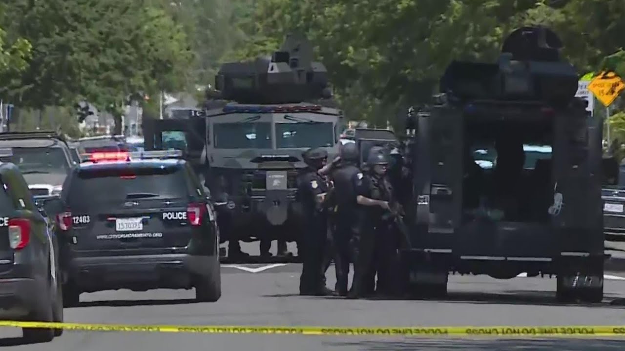 Suspect In South Sacramento Hostage Situation Surrenders - YouTube