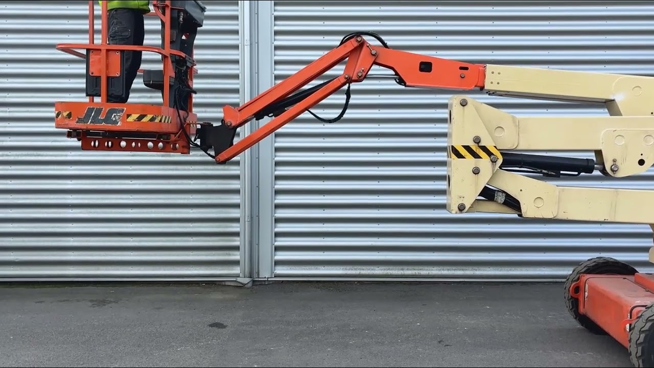 Vikbomslift JLG E450AJ