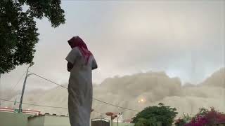 Massive Dust Storm Sweeping Across Houses