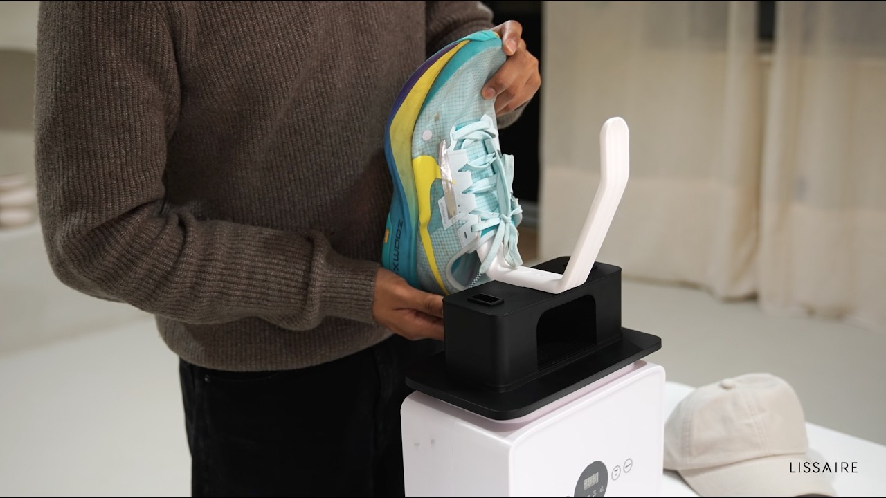 Video: how to dry shoes and caps with the Lissaire shoe attachment