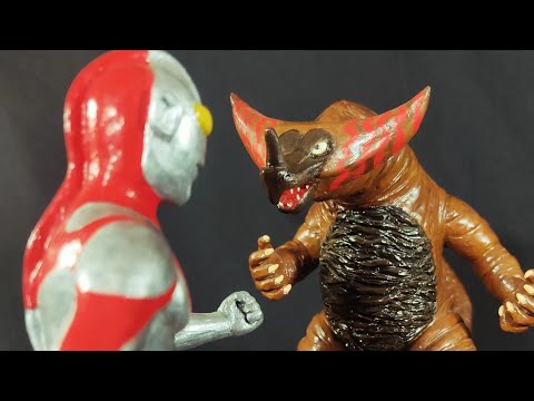 Esculpiendo Kaiju Gomora de Plastilina/ Sculpting Gomora with Clay/ Ultraman vs Gomora (Parte 2)
