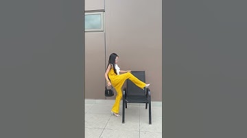 Thử thách tạo 5 dáng với ghế | Model kid challenges to create 5 poses with a chair 🔥