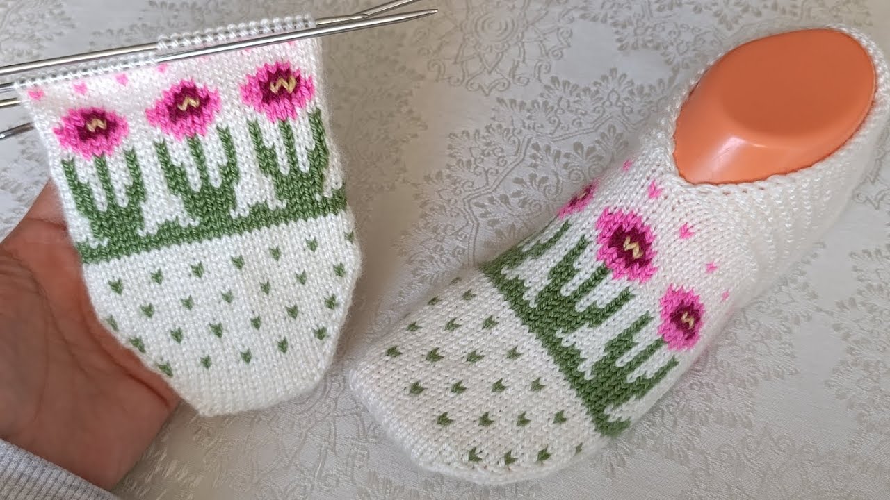 Deseni bir harika oldu 👌 Beşşiş patik yapılışı ✅#knitting #örgü #handmade #beşşiş #orgumodelleri