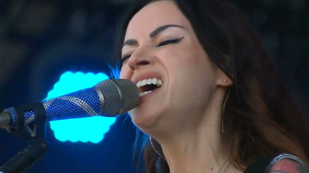 Amy Macdonald - Isle of Wight Festival 2025 - 1 - Is This What You've Been Waiting For?