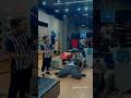【ロサンゼルスのスニーカーショップで踊るバズったパフォーマー】ロボモン ROBOMON