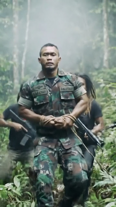 seorang prajurit TNI di tangkap pasukan KKB‼️😱😱#viral #tni #shorts