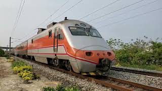 138次自強號通過(12車附掛PPM兩鐵車廂)