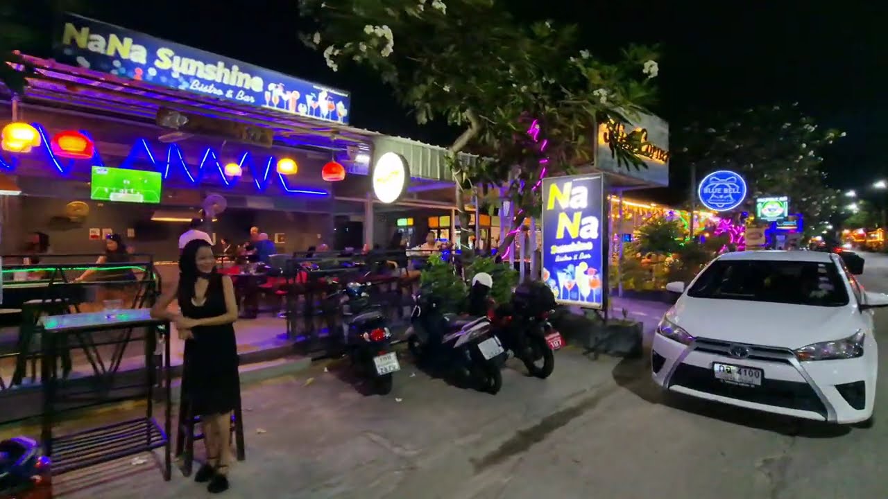 🇹🇭 Friday Night Vibes in Hua Hin Soi 94: Yellow Bus, Karaoke & Bar Scene
