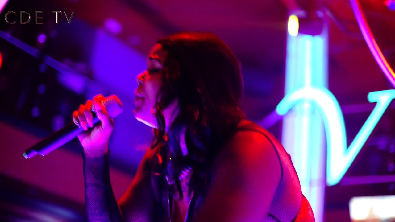 Jucee Froot - v-live performance (Shot by CDE Films) - YouTube